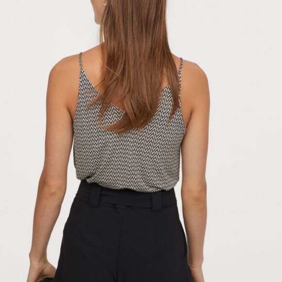 H&M Black Paperbag Shorts NWT - Tailored Black Shorts with Belt - Picture 2 of 9